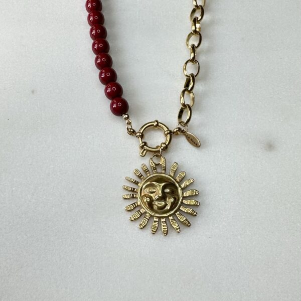 img_7659 Ketting bordeaux zon