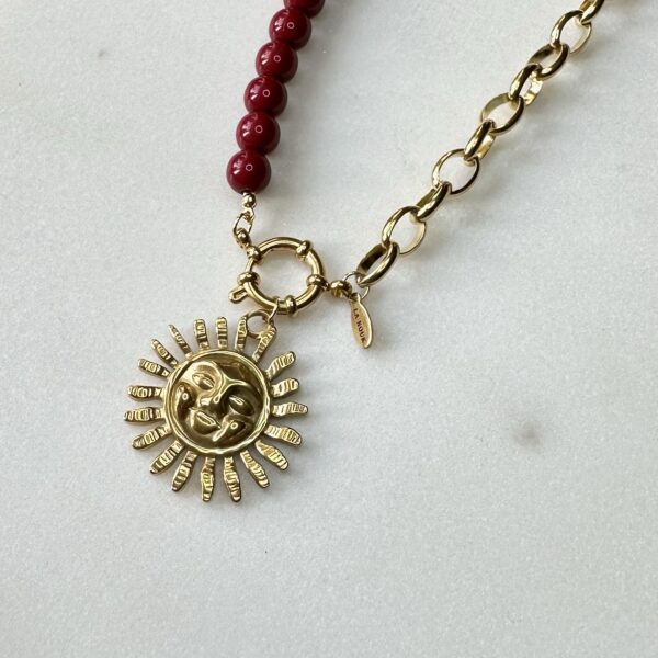 img_7660 Ketting bordeaux zon