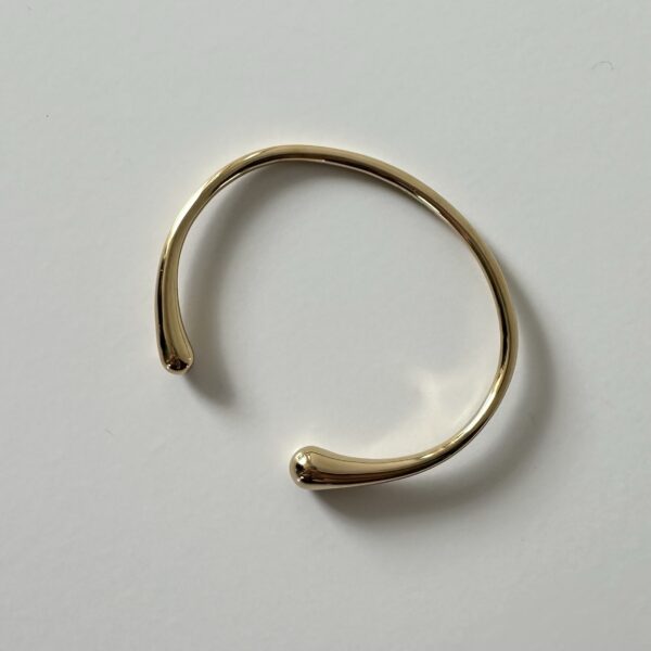 Gouden bangle glad