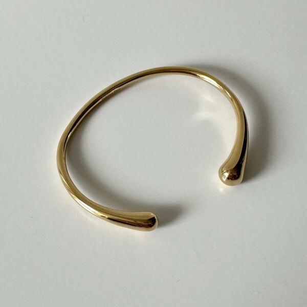 Gouden bangle glad