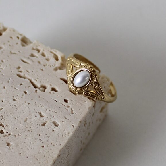 Parelmoer ring goud