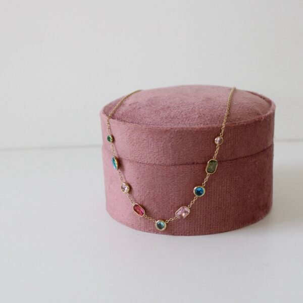 img_2890 Ketting met gekleurde zirkonia steentjes